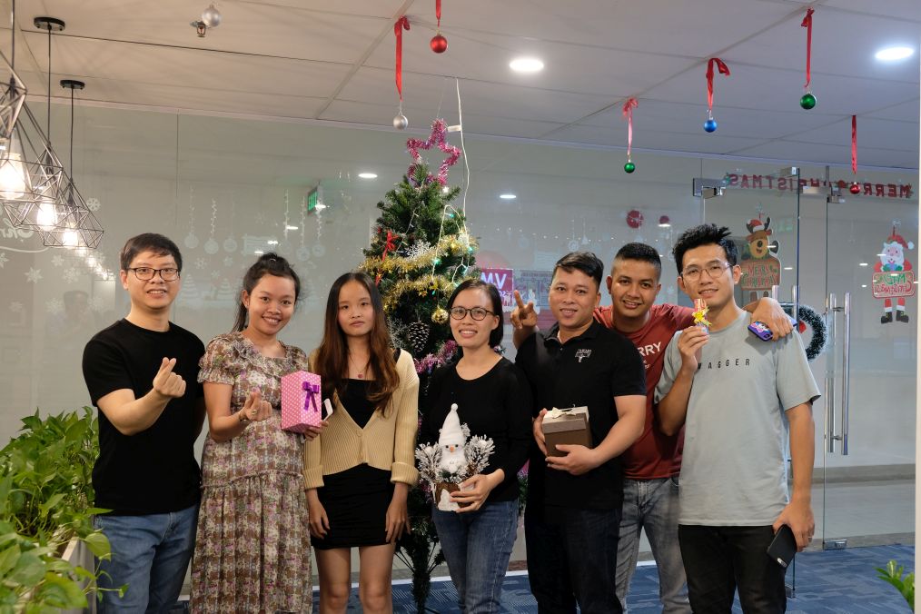 Tiệc cuối năm tại văn phòng VMT Solutions