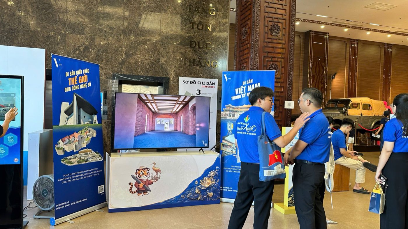 VMTS-Stand mit Banner zum vietnamesischen Erbe im digitalen Zeitalter